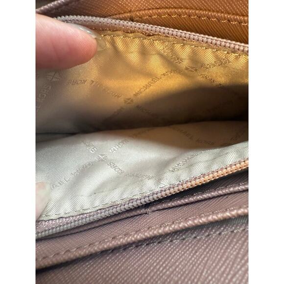 Michael Kors Jet Set Large Three Quarter Zip Leather Wallet - Dusty Rose - Picture 8 of 13